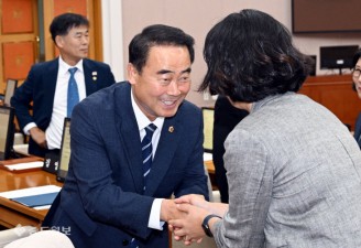 제10대 대전시의회 전반기 의장에 선출된 조성칠 의원