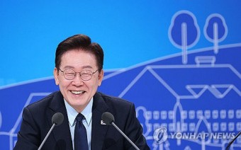 이 대통령 "부동산정책은 최대 과제… 사회적 합의과정 중요"