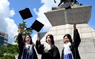‘여러분의 새 출발을 응원합니다’