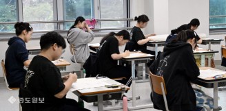 수능 전 마지막 모의평가…집중하는 수험생들