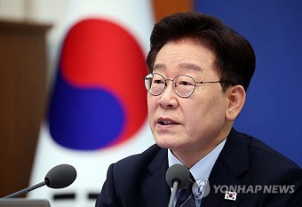 이 대통령 `연임하지 않겠다`는 명확한 입장 밝힐까…추석 앞둔 18일 대국민 기자회견