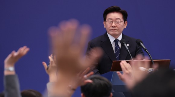 이 대통령 "행정수도 건설최대한 신속하게 완성하겠다"